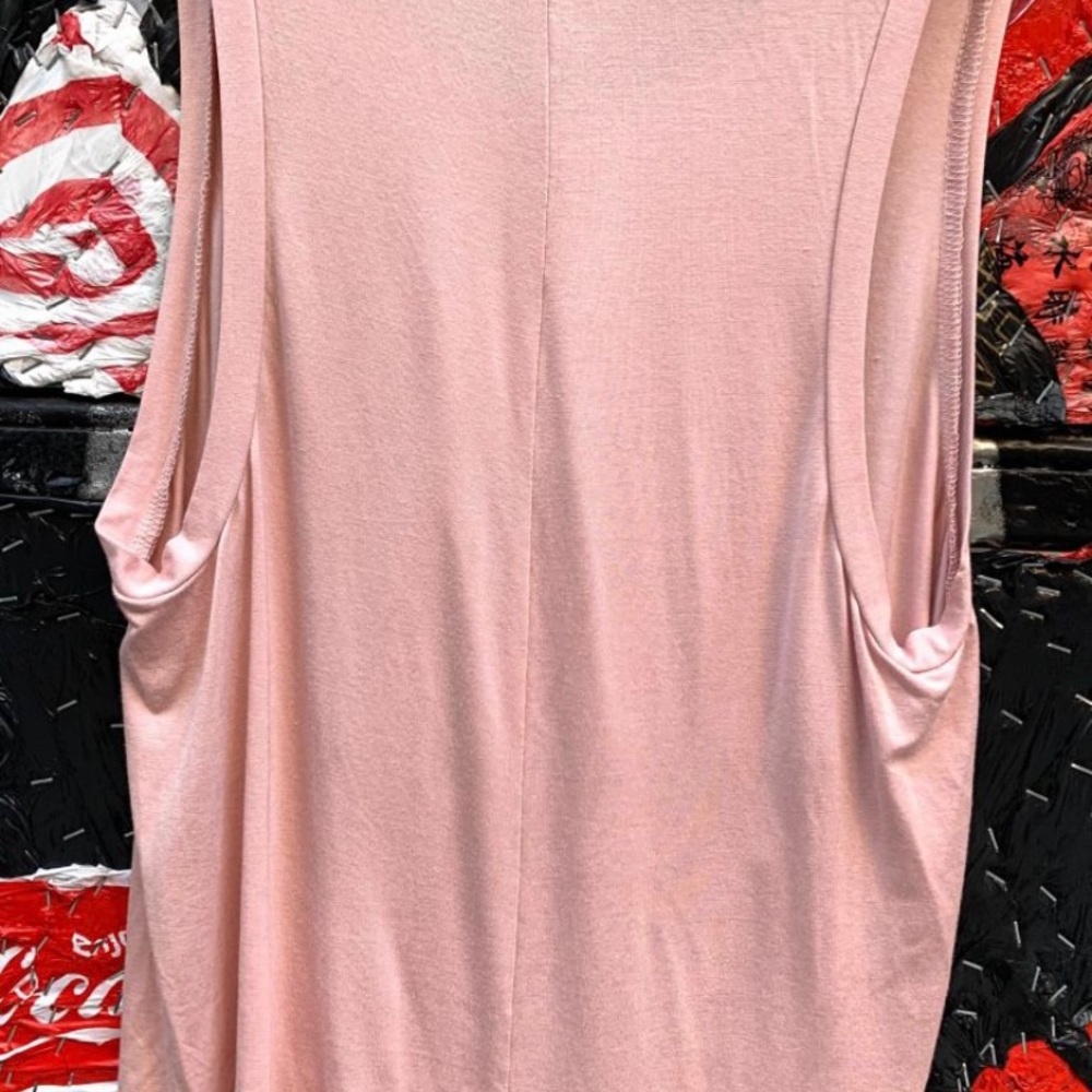 Pink Tanktop - Picture 2 of 7